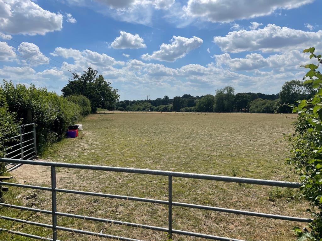 Lot: 126 - FREEHOLD LAND EXTENDING TO ALMOST 8.5 ACRES -